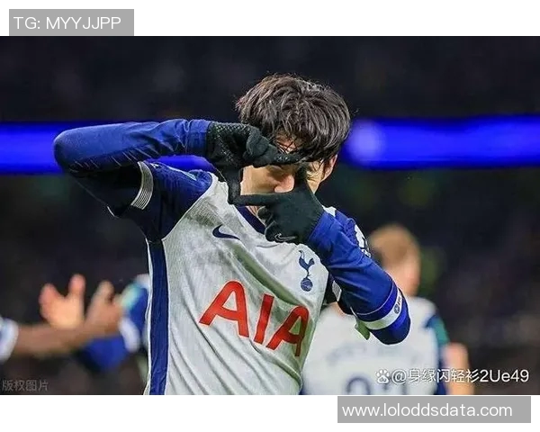 德甲激战:里昂大胜热刺帽子戏法引发争议判罚全场沸腾 德甲激战:里昂大胜热刺帽子戏法引发争议判罚全场沸腾