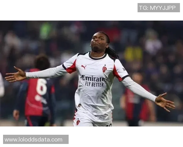 中超赛场惊现冷门曼联3-0战胜AC米兰帽子戏法引发全场狂欢 中超赛场惊现冷门曼联3-0战胜AC米兰帽子戏法引发全场狂欢