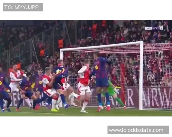 欧冠激战波尔图逆转AC米兰乌龙球成关键瞬间引发全场狂欢 欧冠激战波尔图逆转AC米兰乌龙球成关键瞬间引发全场狂欢