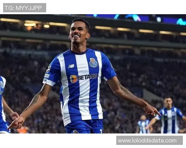 波尔图逆袭巴萨4-3爆冷瞬间引发全场热潮精彩集锦回顾 波尔图逆袭巴萨4-3爆冷瞬间引发全场热潮精彩集锦回顾