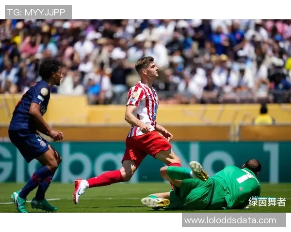 中超赛场巴萨小胜马竞引发争议判罚全场沸腾瞬间回顾