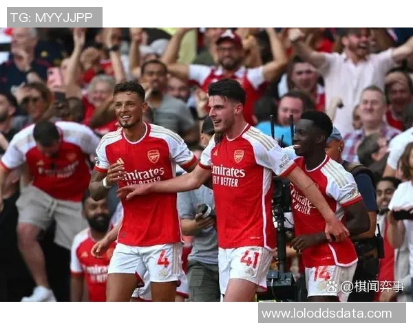 英超精彩对决曼联主场3-0战胜阿森纳逆转全场气氛热烈 英超精彩对决曼联主场3-0战胜阿森纳逆转全场气氛热烈